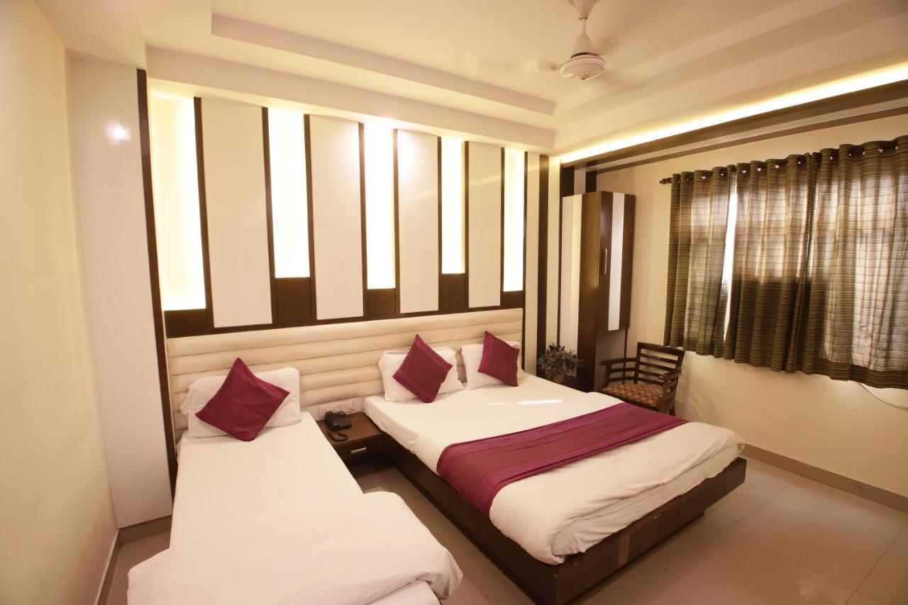 Hotel Golden Wings Nuova Delhi Esterno foto