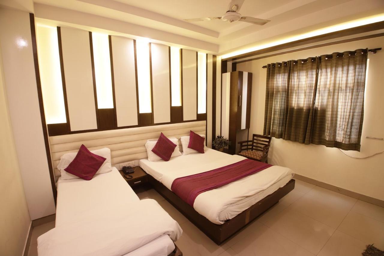 Hotel Golden Wings Nuova Delhi Esterno foto